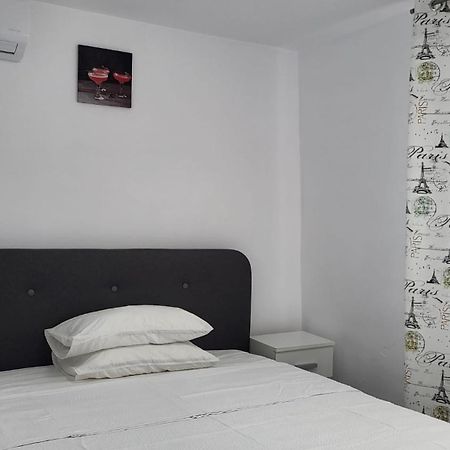 Pensiunea Vila Ysy - Eforie Nord Zewnętrze zdjęcie